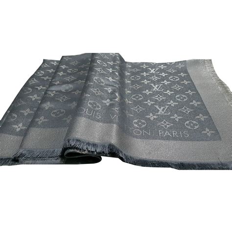 louis vuitton scarf grey.